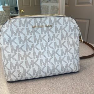 Michael Kors Cross body Purse